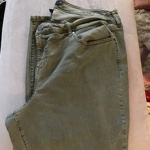 Torrid 26T green skinny jeans